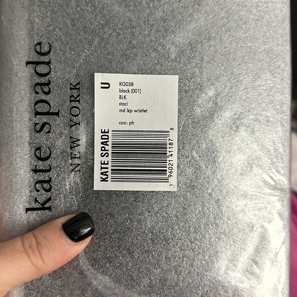 Kate Spade Black Medium Staci Wristlet BRAND NEW IN PACKAGE - Picture 8 of 8